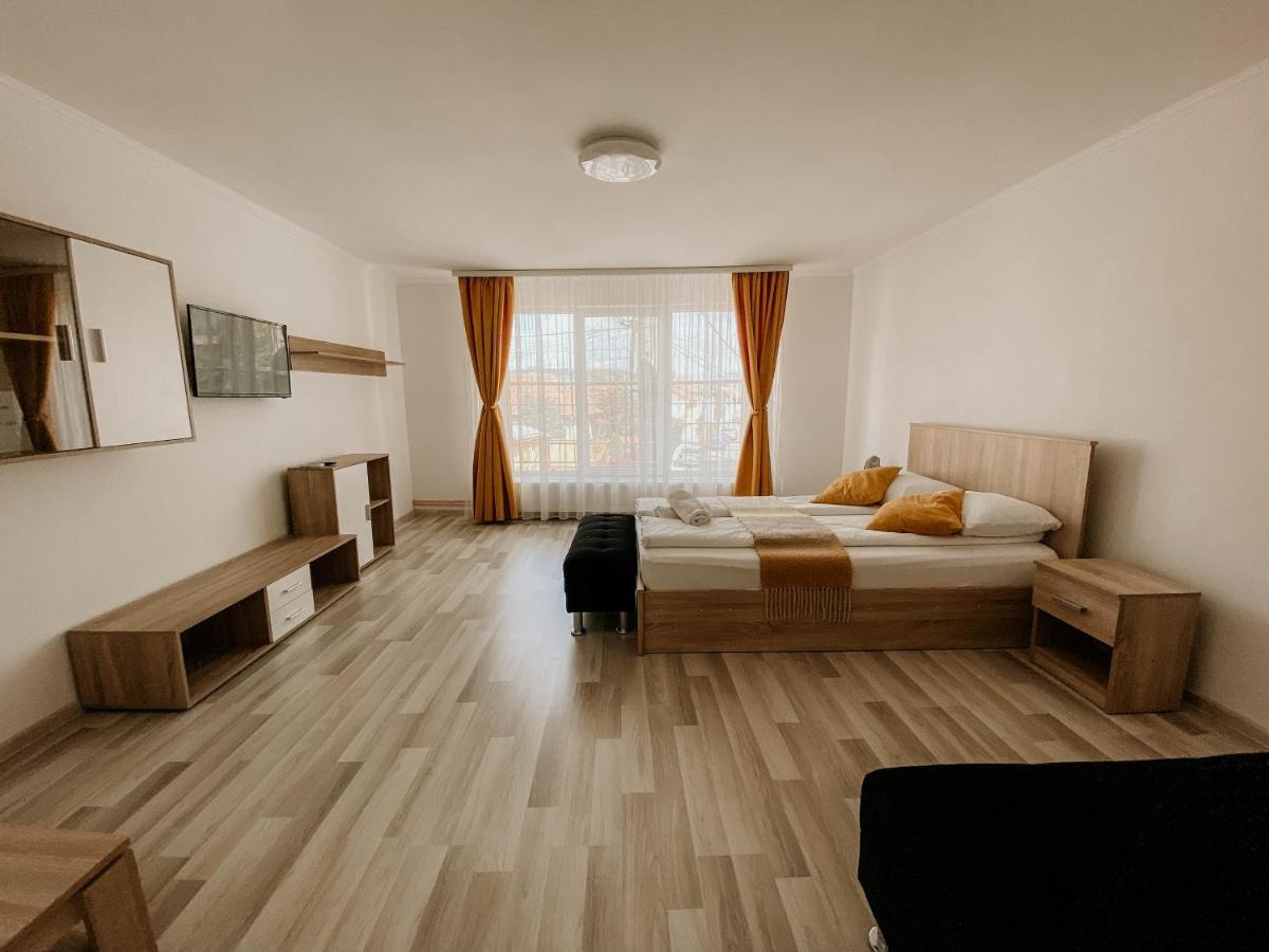 Paulaapartment&Rooms Oradea Εξωτερικό φωτογραφία